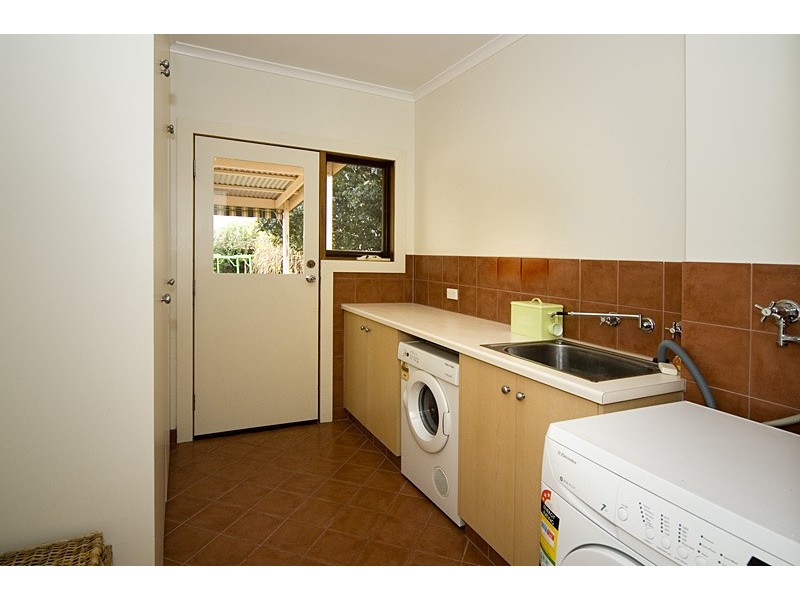 27 Wellington Street, Glandore SA 5037