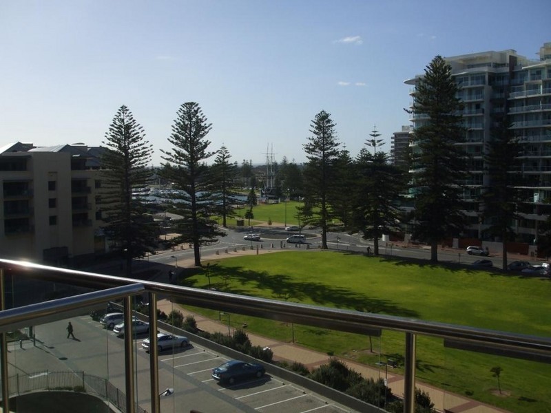 404/16 Holdfast Promenade, Glenelg SA 5045