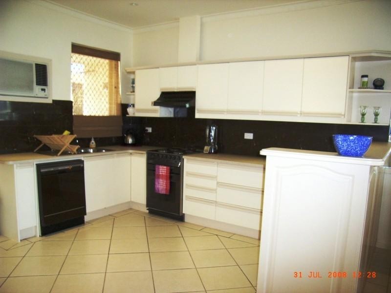 8/11 Adelphi Terrace, Glenelg North SA 5045