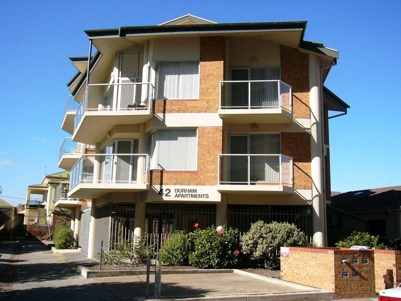 2/42 Durham Street, Glenelg SA 5045