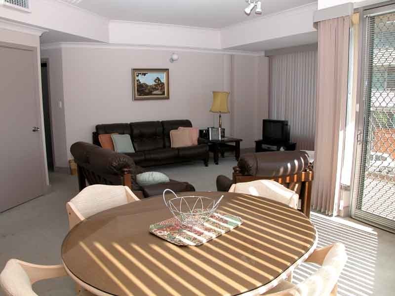 2/42 Durham Street, Glenelg SA 5045