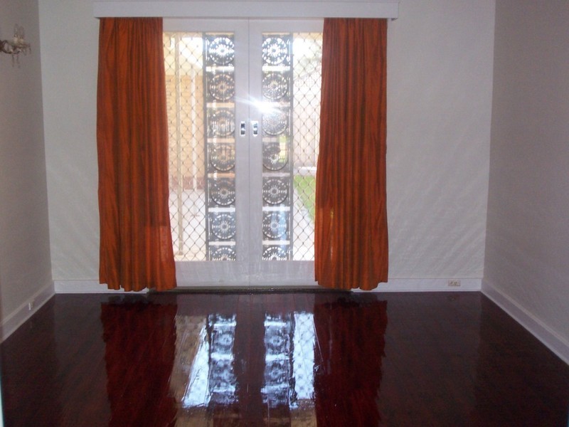 21 Barker Avenue, South Plympton SA 5038