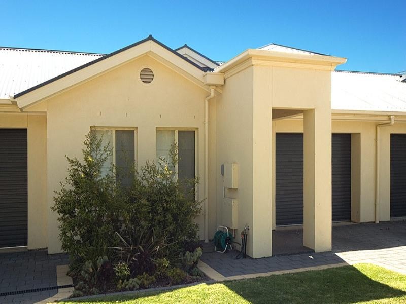 2B Bradman Street, Sturt SA 5047