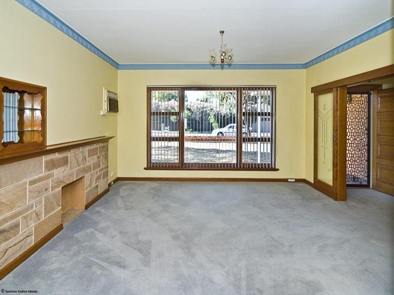 16 Mooringe Avenue, North Plympton SA 5037