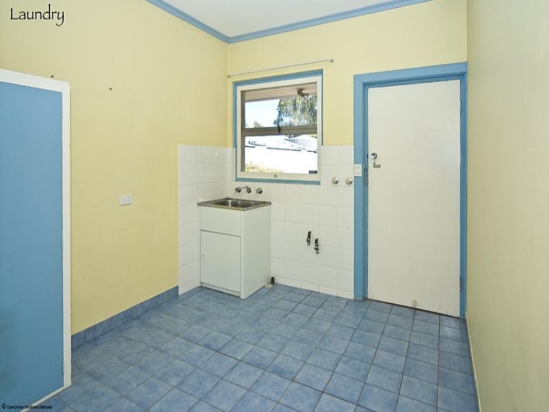 16 Mooringe Avenue, North Plympton SA 5037