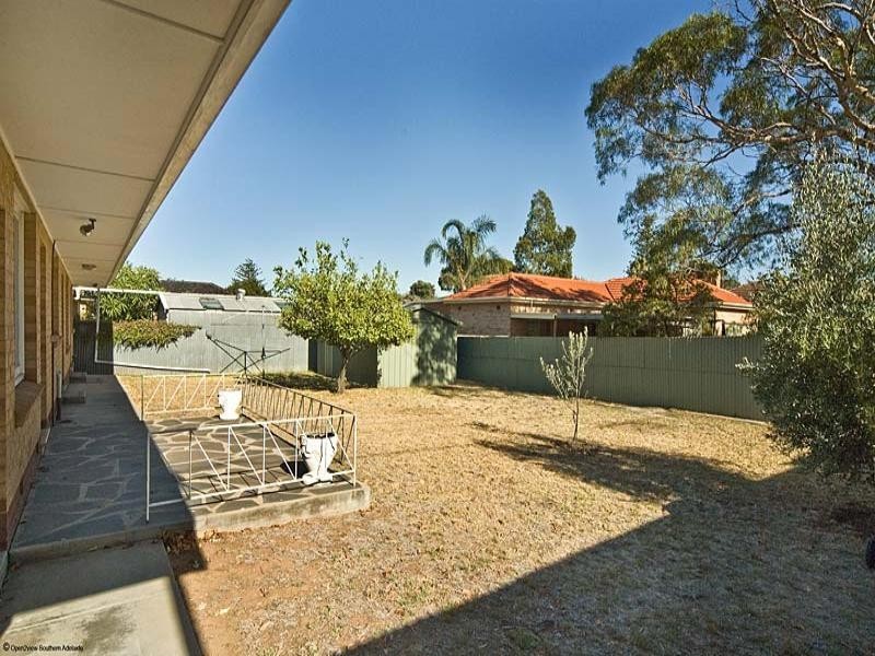 16 Mooringe Avenue, North Plympton SA 5037