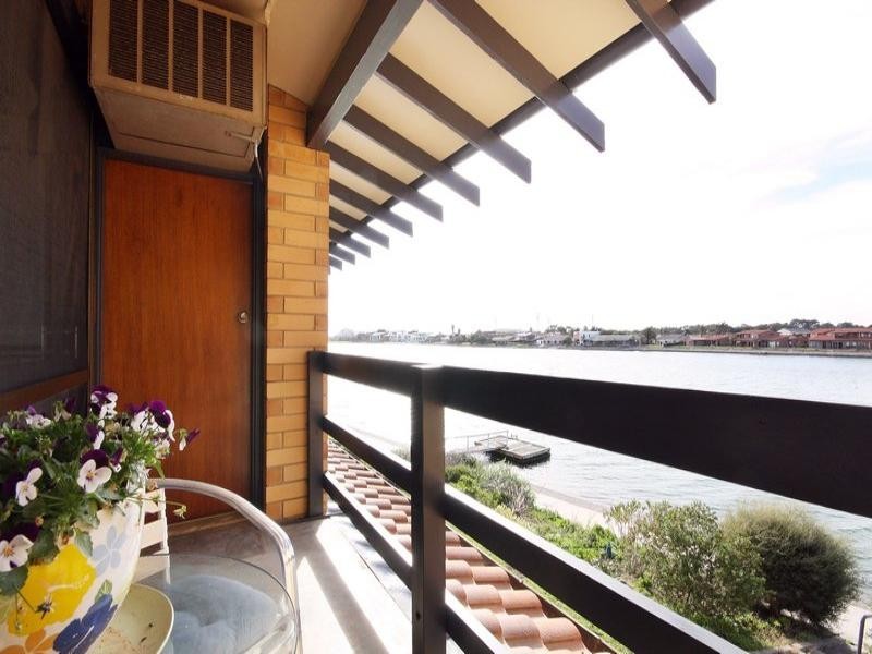 4/78 Military Road, Tennyson SA 5022