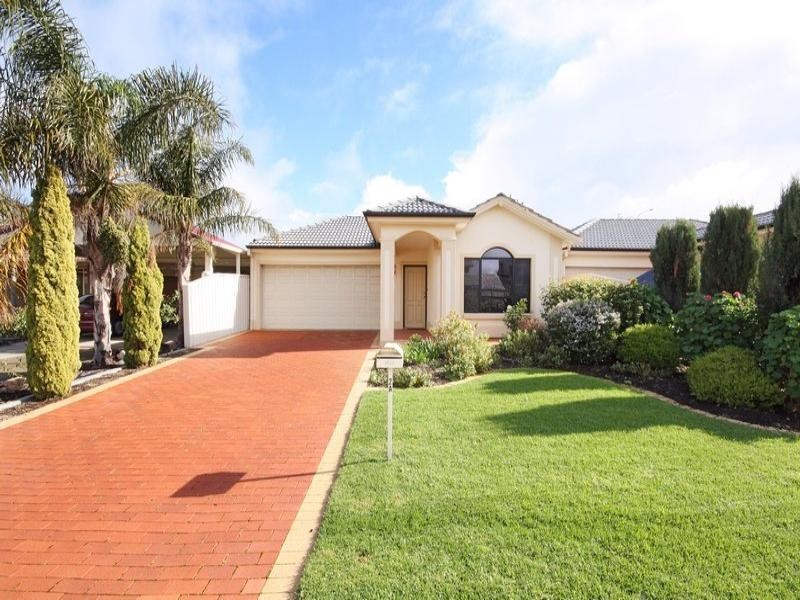 2A Sunlake Place, Tennyson SA 5022