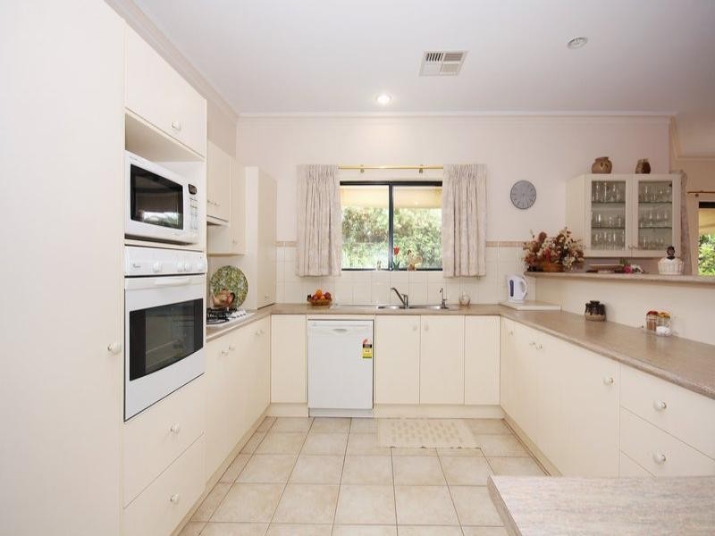 2A Sunlake Place, Tennyson SA 5022