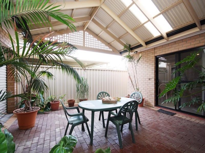 2A Sunlake Place, Tennyson SA 5022