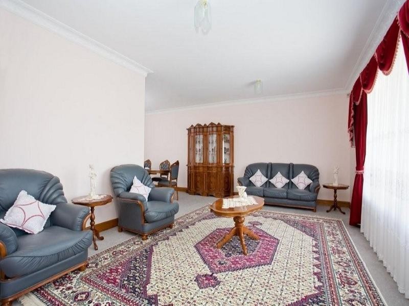 8 Shetland Street, Woodcroft SA 5162