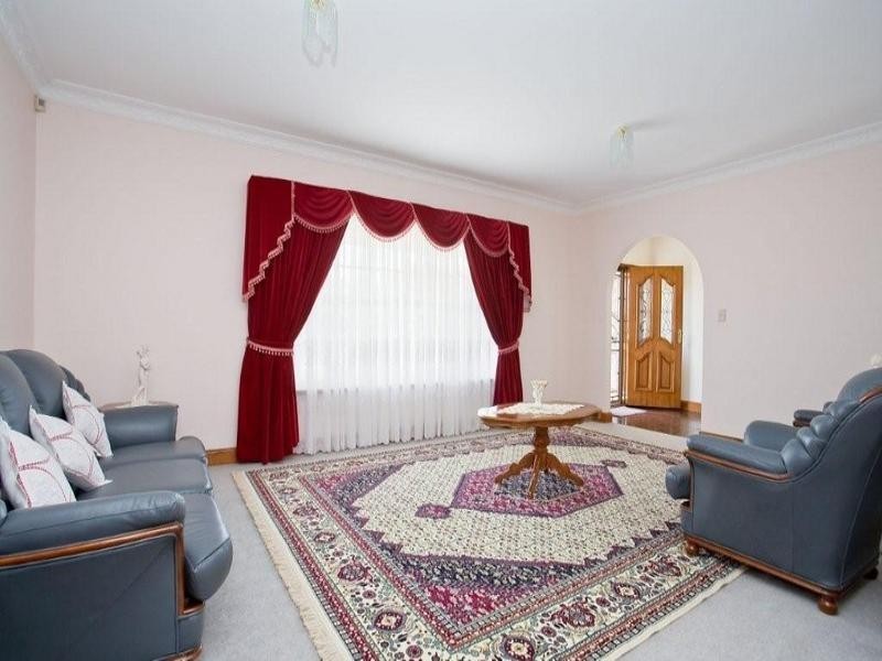 8 Shetland Street, Woodcroft SA 5162