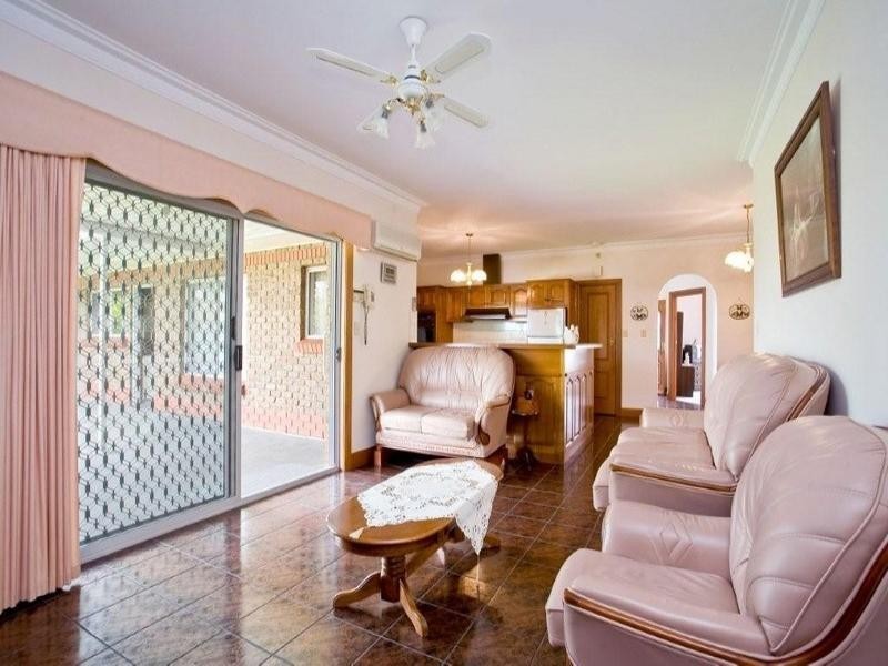 8 Shetland Street, Woodcroft SA 5162