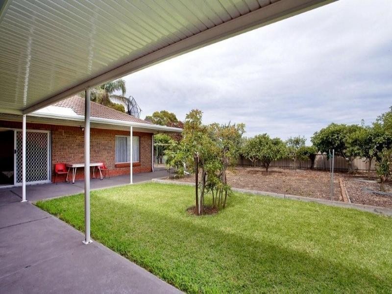 8 Shetland Street, Woodcroft SA 5162