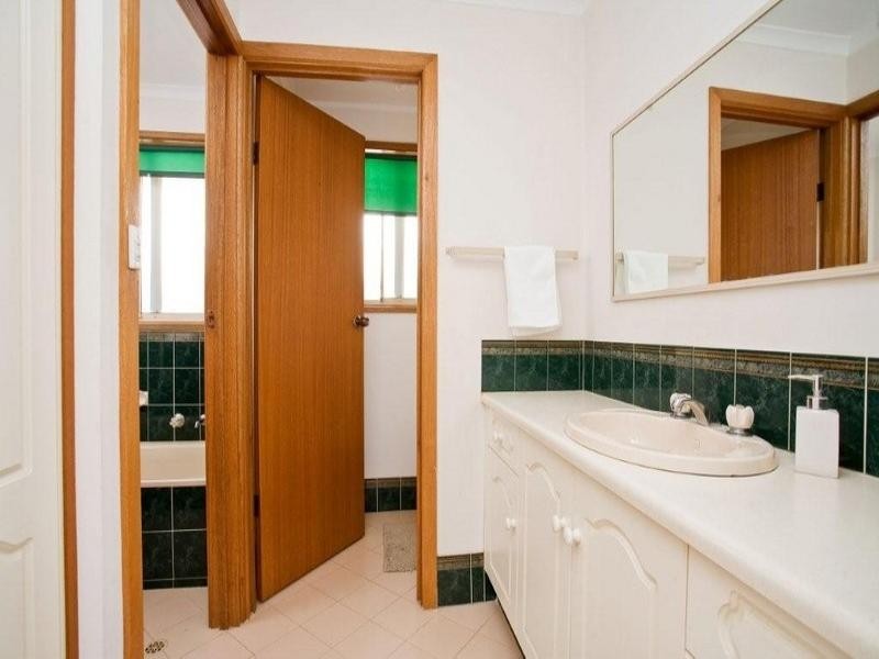 2 McDermott Place, Green Fields SA 5107