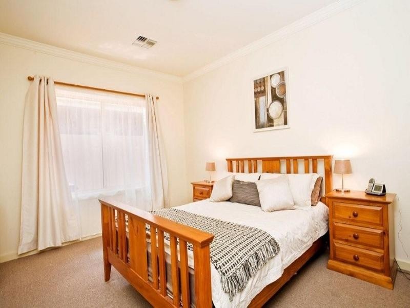 18a Farncomb Road, Fulham SA 5024