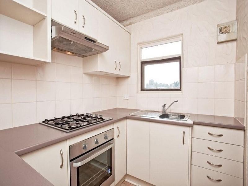 4/15 Byron Stret, Glenelg SA 5045