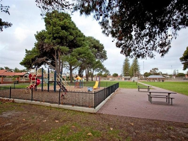 2/68 Augusta Street, Glenelg East SA 5045