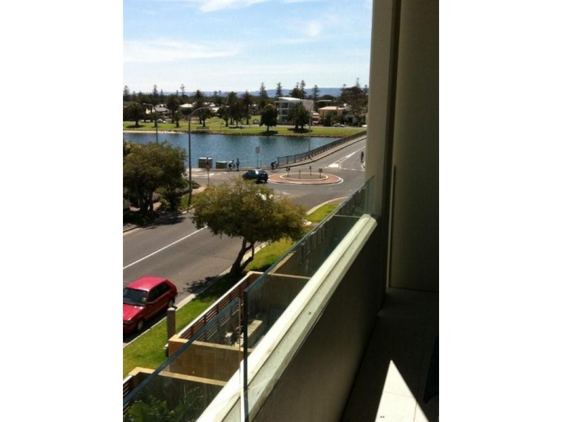 24/2 King Street, Glenelg North SA 5045