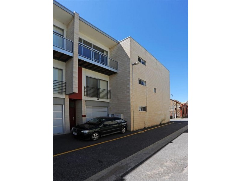 18 Queens Court, Adelaide SA 5000