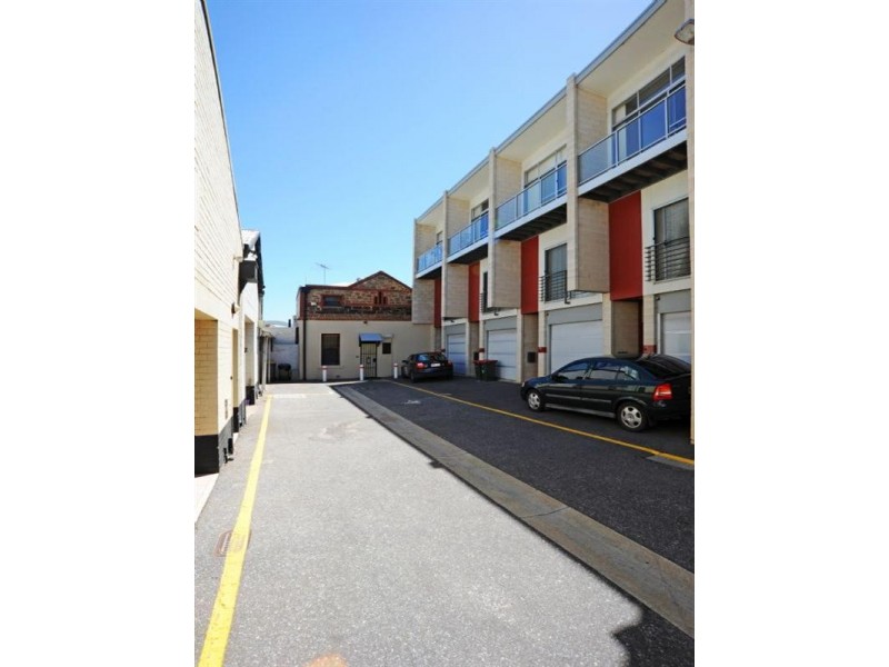 18 Queens Court, Adelaide SA 5000