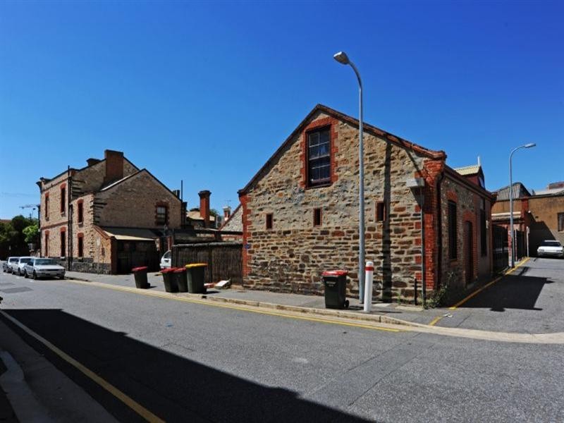 18 Queens Court, Adelaide SA 5000