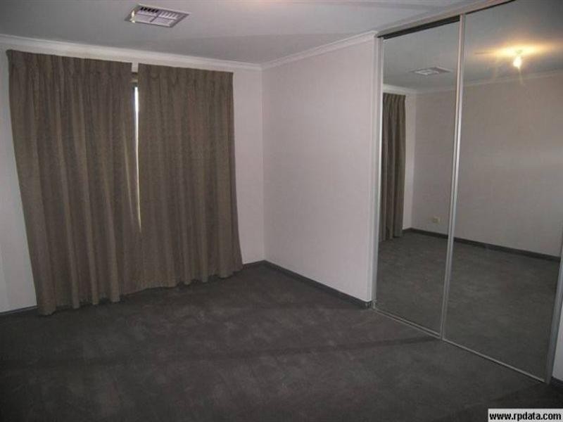 11 Kopoola Crescent, Gilles Plains SA 5086