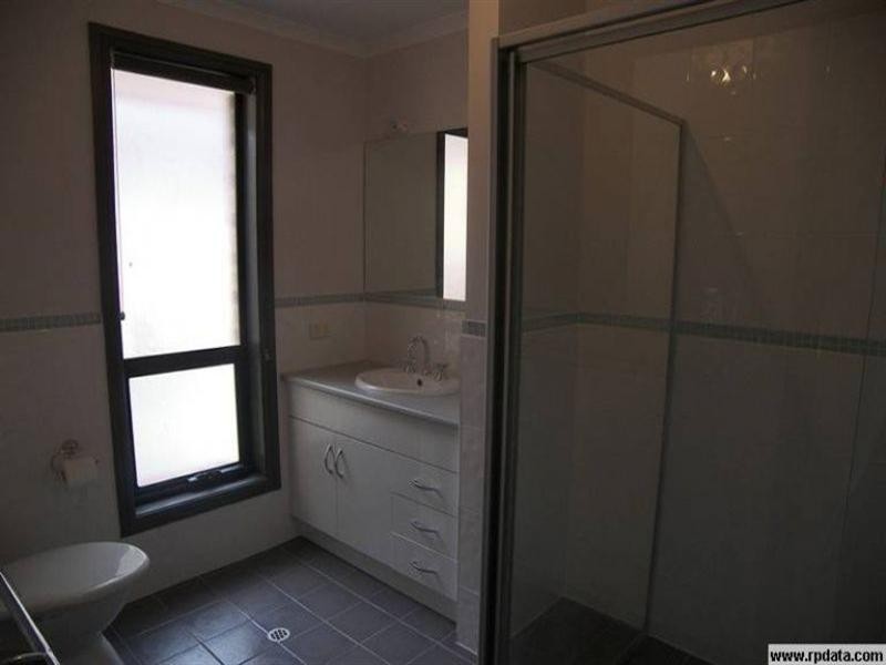 11 Kopoola Crescent, Gilles Plains SA 5086