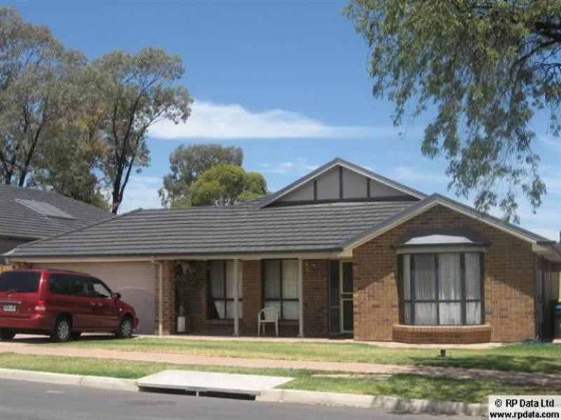 11 Kopoola Crescent, Gilles Plains SA 5086