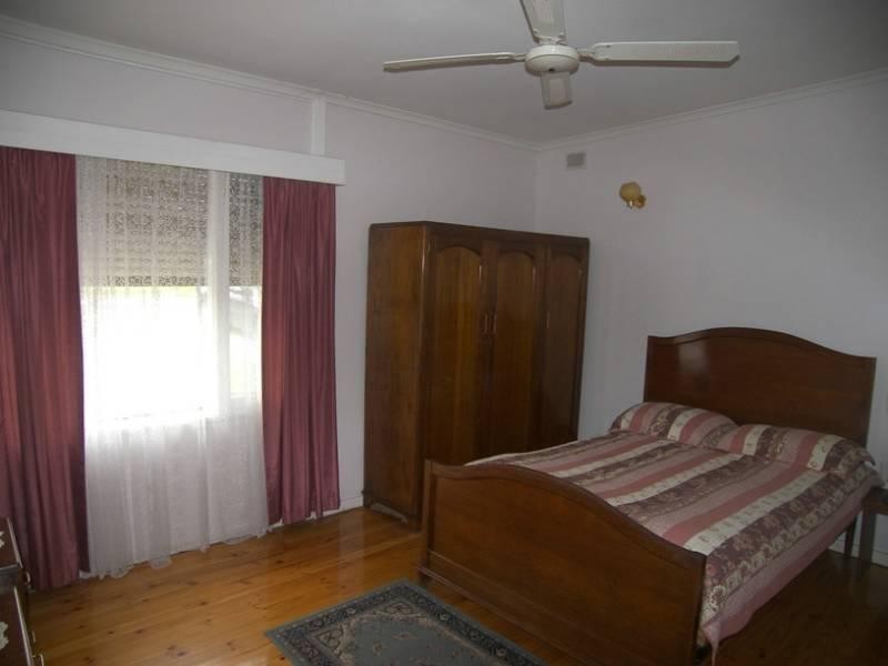 27 Lorna Road, Para Hills SA 5096