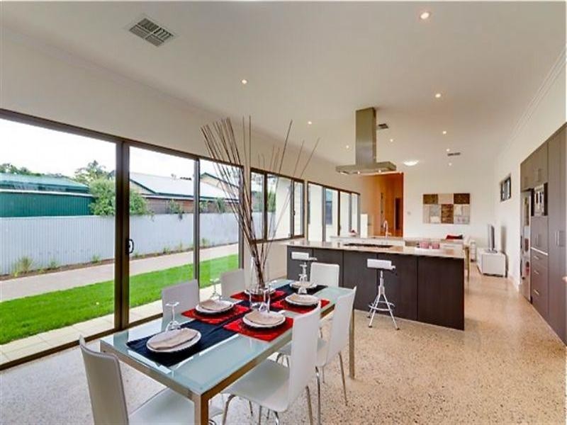 4 Glenford Avenue, Myrtle Bank SA 5064