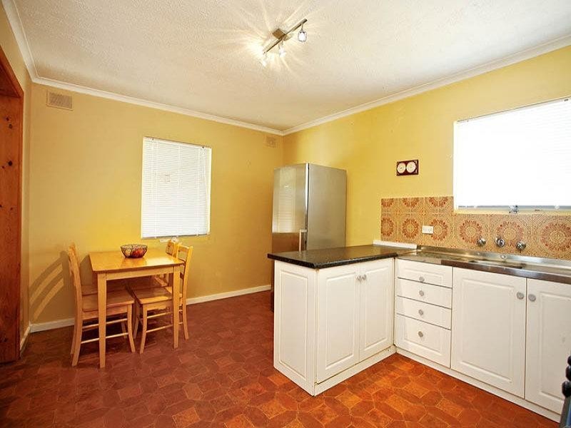 6 Charles Street, Christie Downs SA 5164