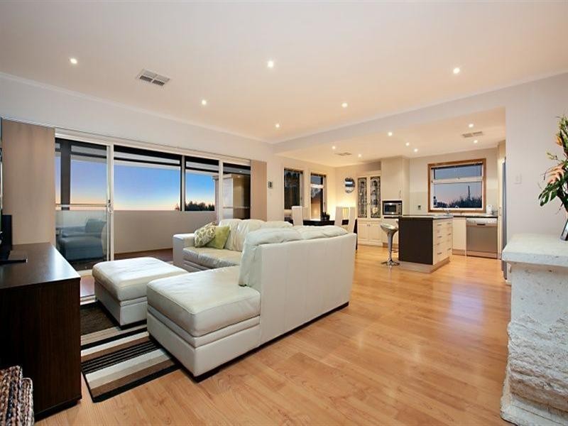 9 Stuart Court, Hallett Cove SA 5158