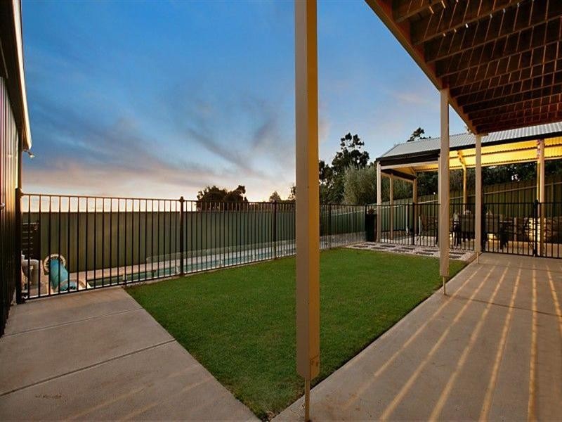 9 Stuart Court, Hallett Cove SA 5158