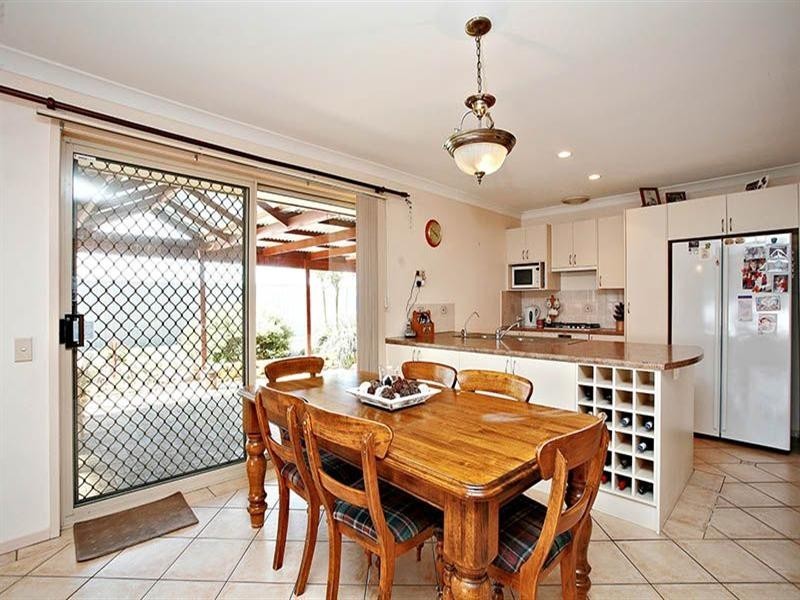 62 Warburton Drive, Woodcroft SA 5162