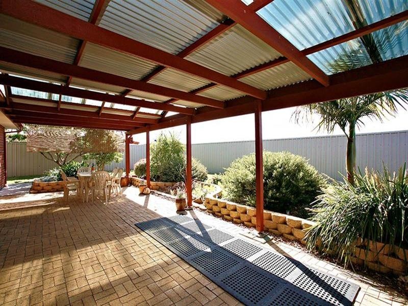 62 Warburton Drive, Woodcroft SA 5162