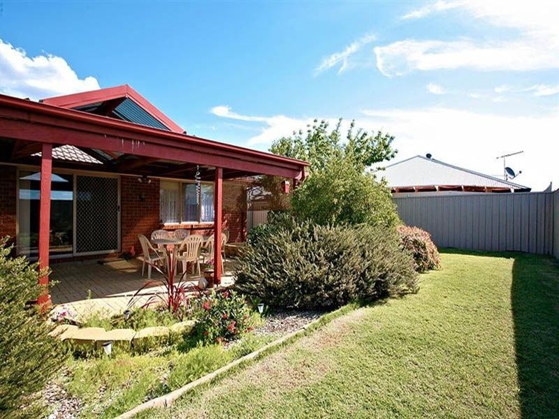 62 Warburton Drive, Woodcroft SA 5162