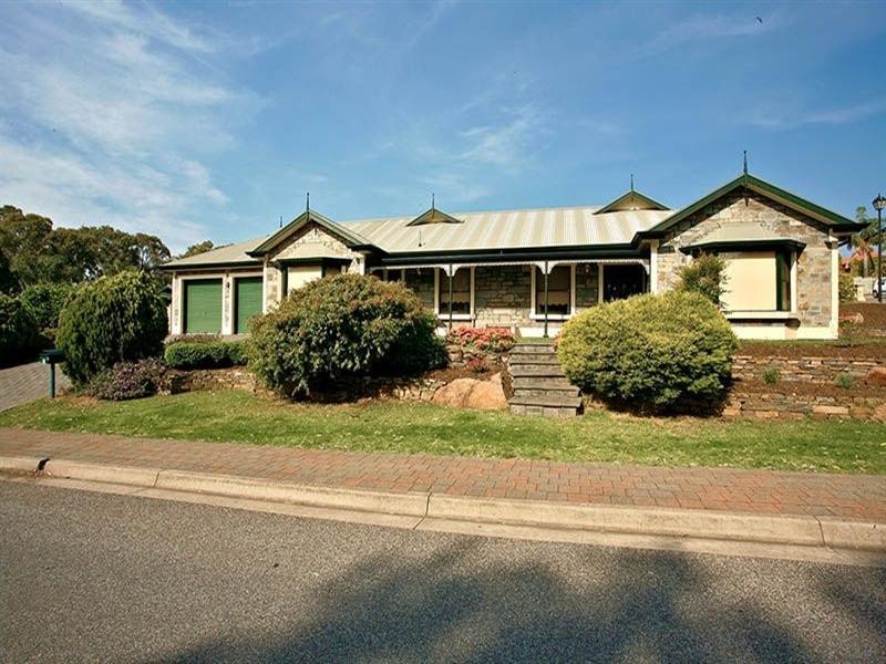 1 Horseshoe Drive, Woodcroft SA 5162