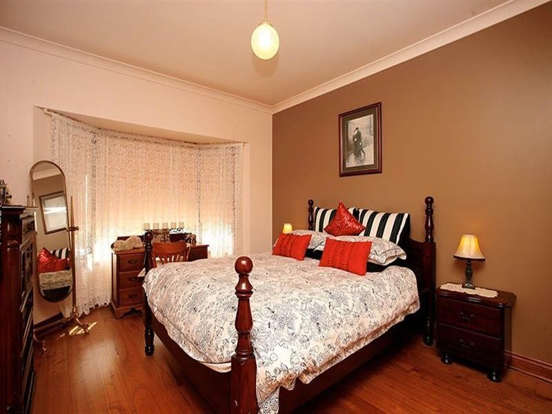 1 Horseshoe Drive, Woodcroft SA 5162