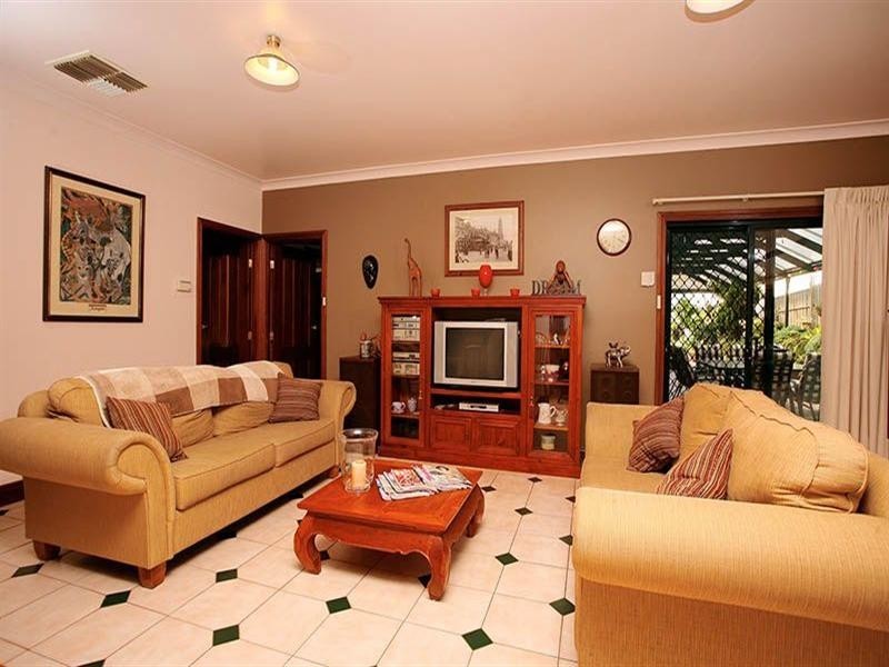 1 Horseshoe Drive, Woodcroft SA 5162