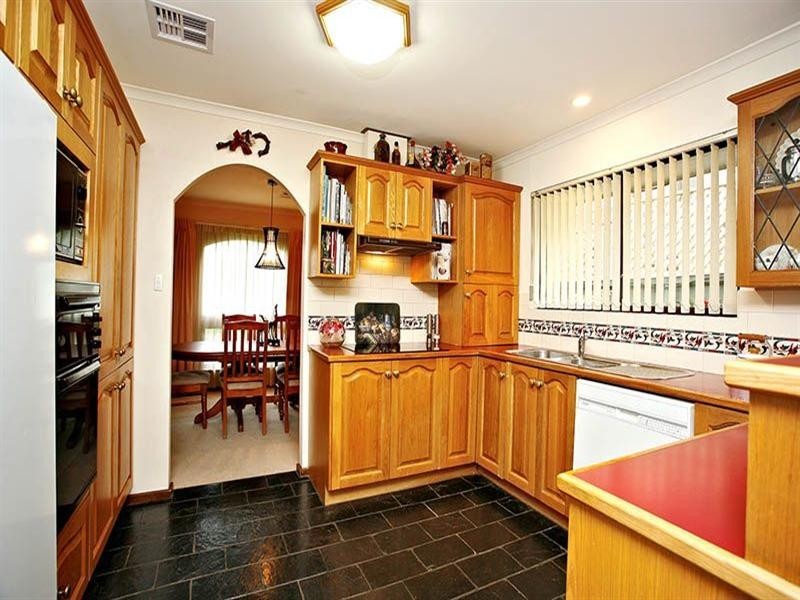 10 Tripoli Road, Happy Valley SA 5159