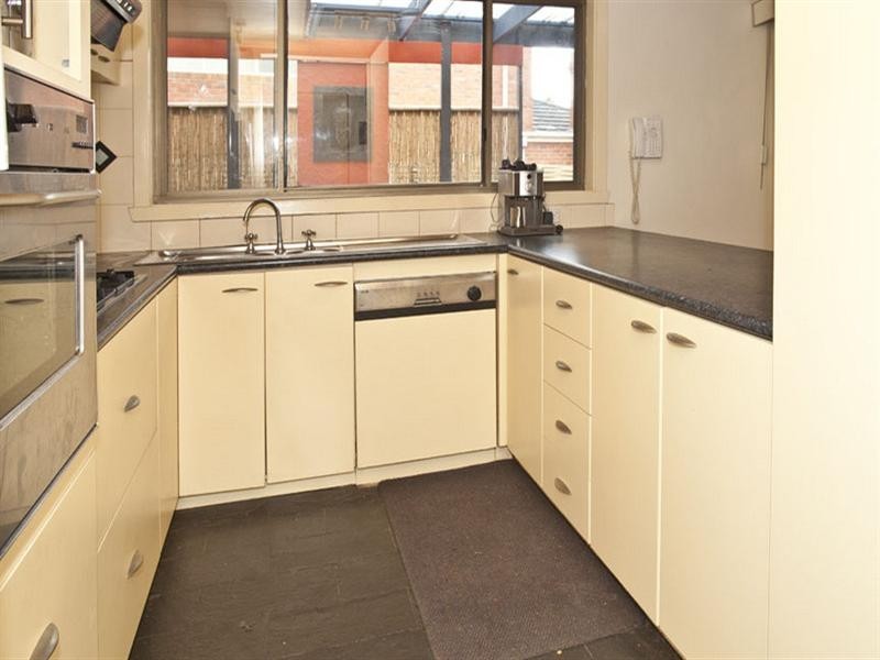 70 King Arthur Drive, Glen Waverley VIC 3150