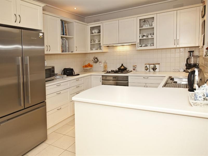 4 Tiverton Drive, Mulgrave VIC 3170