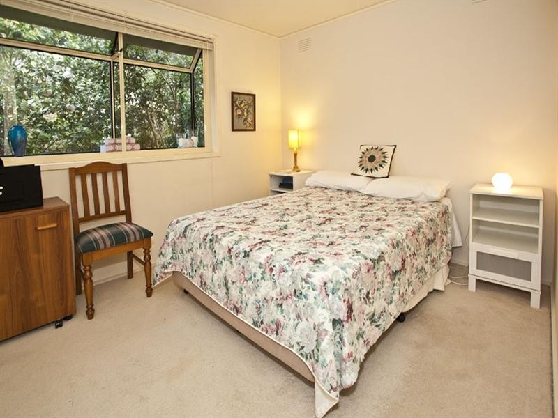 4 Tiverton Drive, Mulgrave VIC 3170