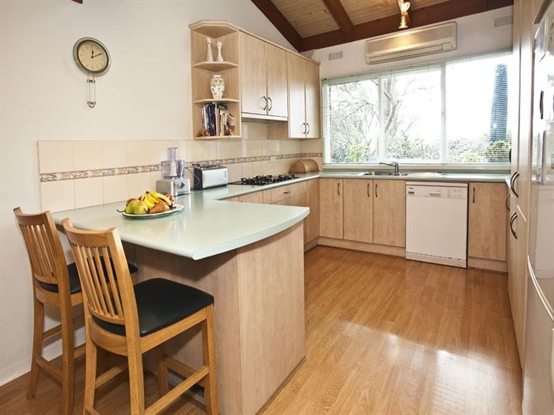 17 Heatherlea Drive, Wheelers Hill VIC 3150