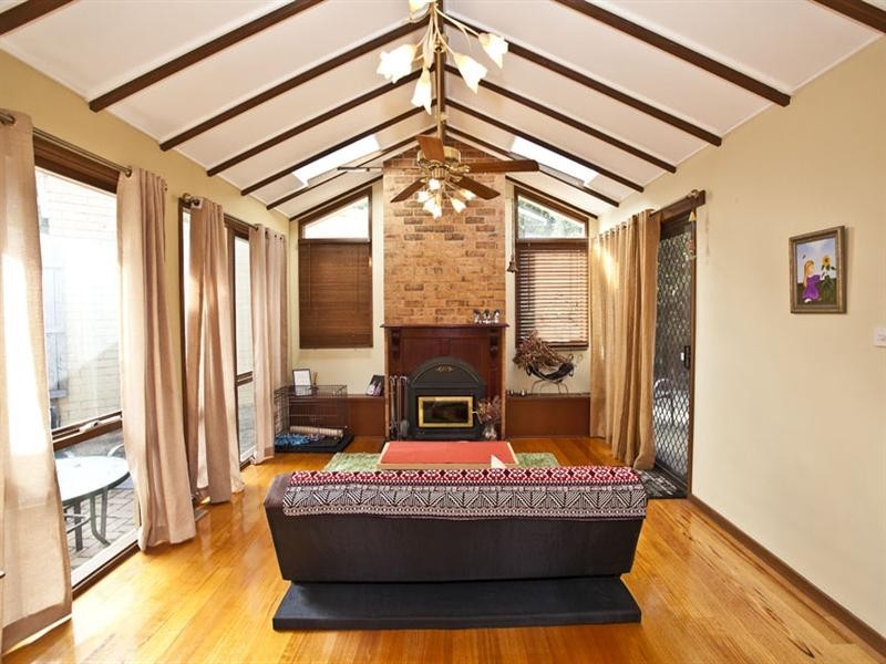 1 Hallows Street, Glen Waverley VIC 3150