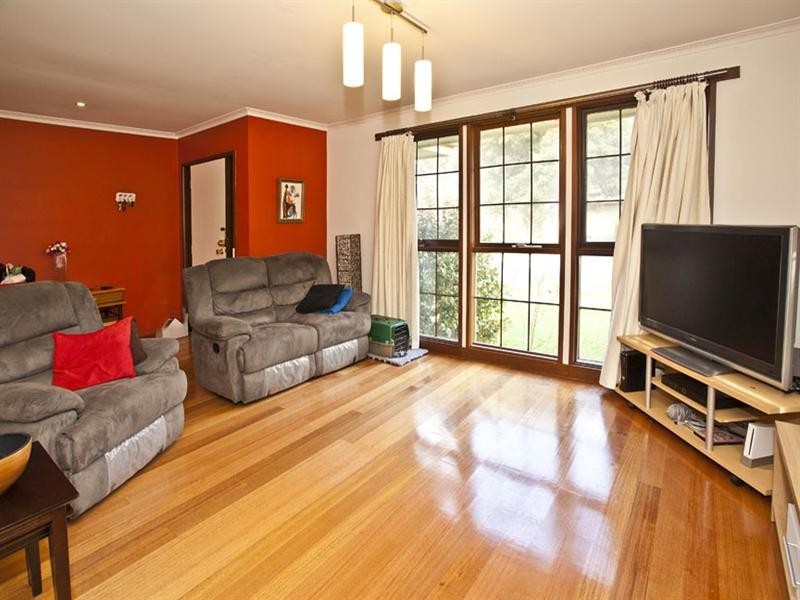 1 Hallows Street, Glen Waverley VIC 3150