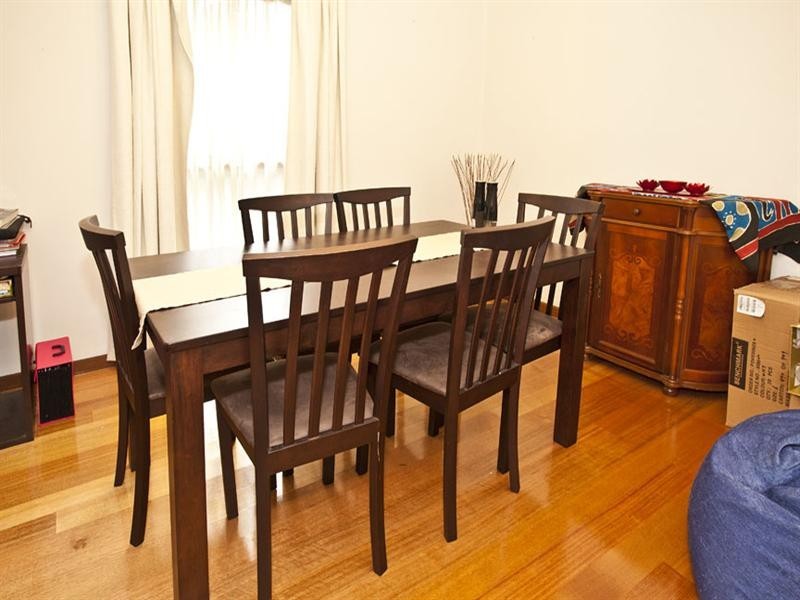 1 Hallows Street, Glen Waverley VIC 3150