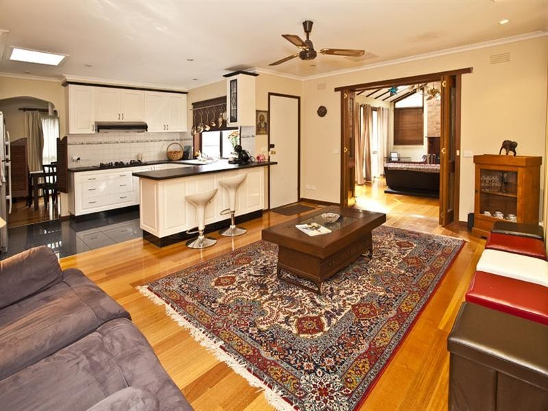 1 Hallows Street, Glen Waverley VIC 3150