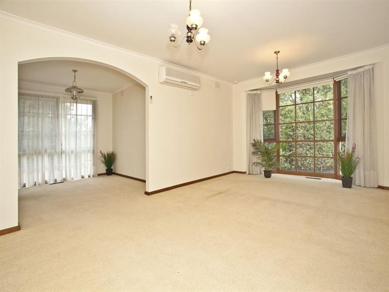 3/4 Saladin Avenue, Glen Waverley VIC 3150